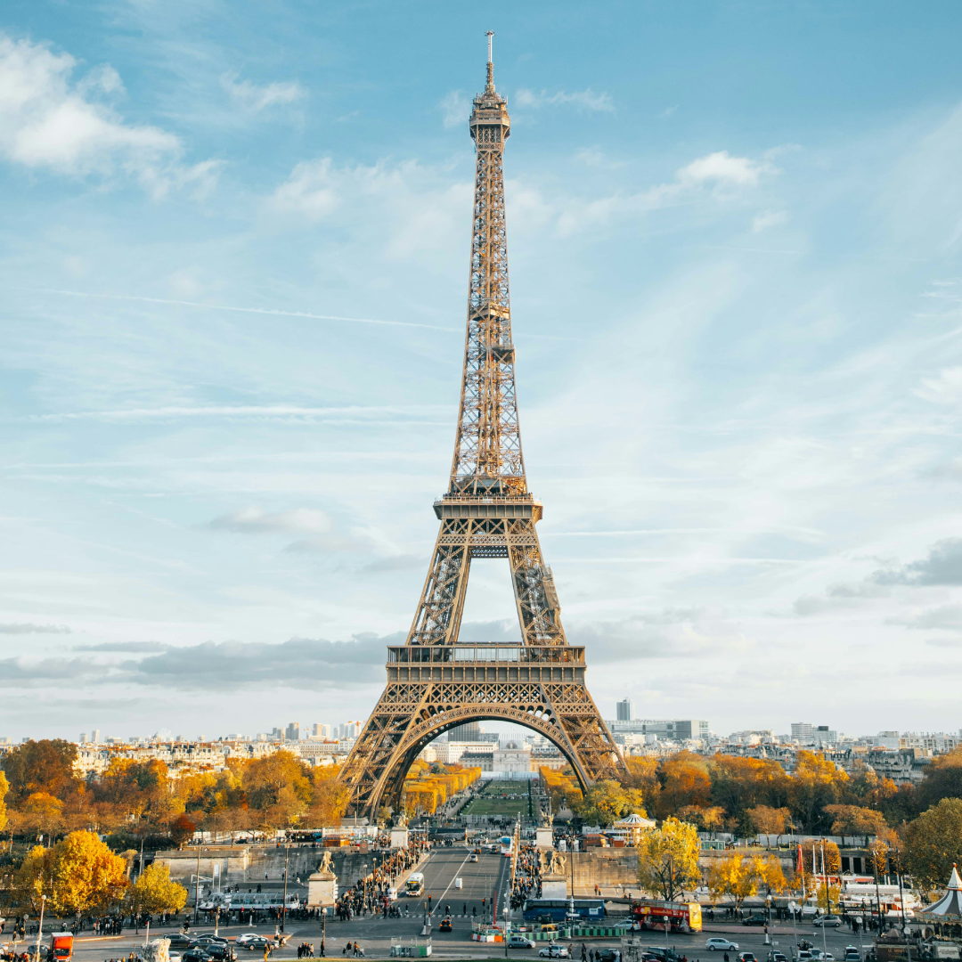 A daytime picture of the Eiffel Tower.